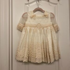 LIKE NEW!  Abuela Tata size 3 girls cream lace & tule dress